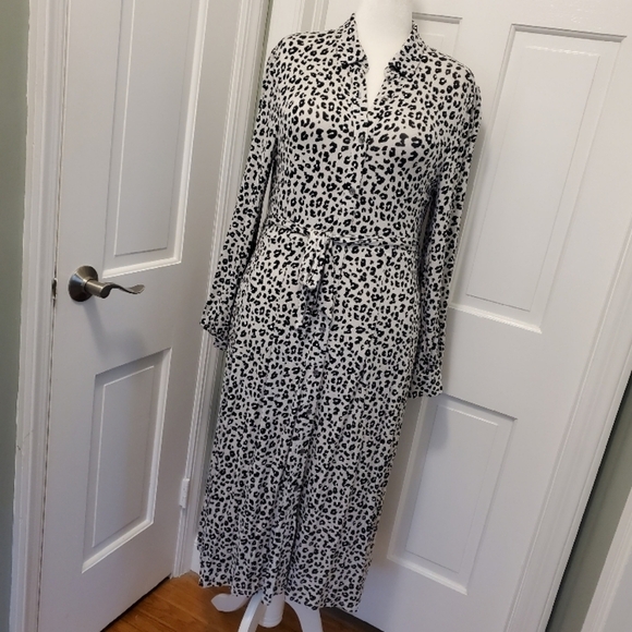 LOFT Dresses & Skirts - NWT LOFT Black & Grey Leopard Print Belted Knit Dress Size 14 Ret $79.50 stretch